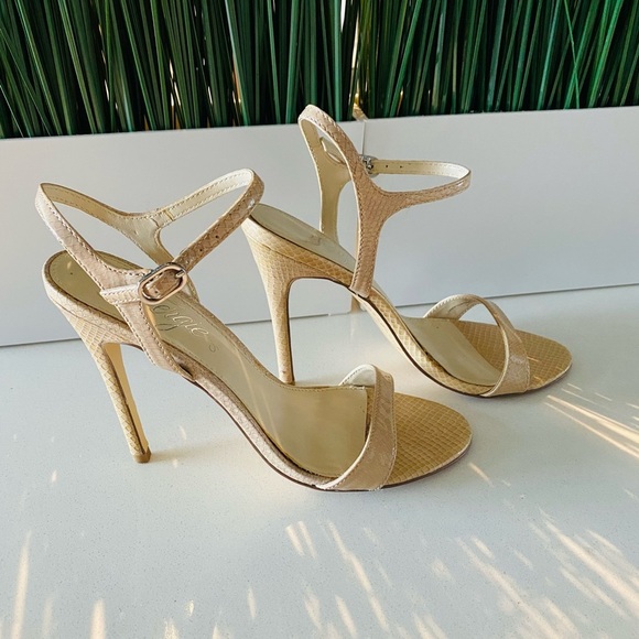 Fergie High Heel Sandals with Ankle Straps, Nude Beige Tan Neutral, sie 7.5 - Picture 4 of 6